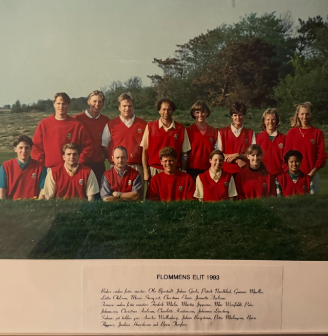 Det finns många härliga bilder i arkivet, här är Flommens elit 1993.
Ser ni någon som ni känner igen? ⛳️