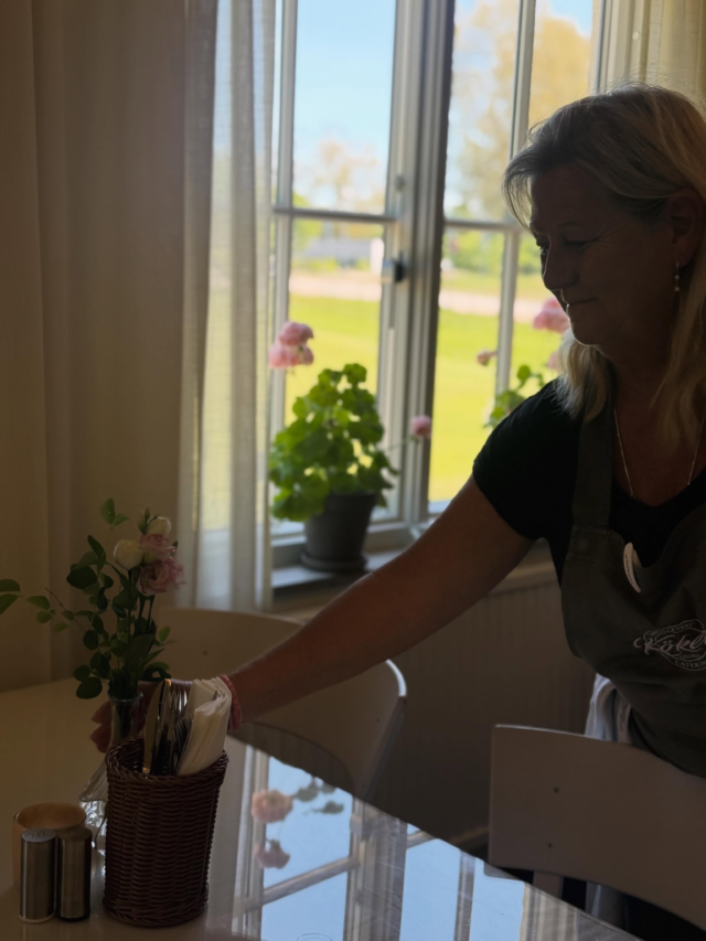 Lena fixar så fint i restaurangen 🌸