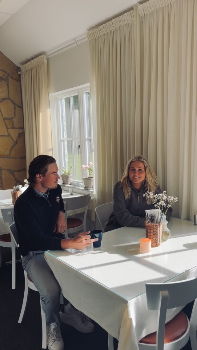 DEN 17 OKTOBER SMÄLLER DET! 💥
PARTY PÅ FLOMMEN – men hallå… var är er anmälan?!

Det här vill ni inte missa.

🍽️ Buffé
🔨 Auktion –  vi har redan börjat få in riktigt fina objekt
🍿 Film & popcorn för juniorer på ovanvåningen 
🎶 DJ, musik & dans för de vuxna

BUFFÉ
Vuxna: 250 kr
Barn inkl. dryck: 150 kr

Samla familjen, golfgänget och vännerna.
Anmäl er till: reception@flommensgk.se

Alla intäkter går oavkortat till Flommens utvecklingsfond
17 OKTOBER. FLOMMEN. NU KÖR VI!
