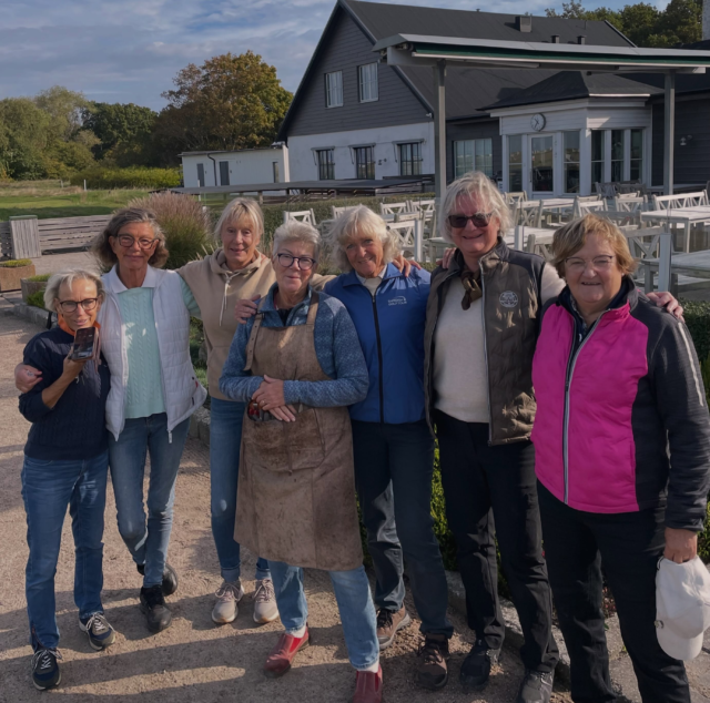 Tack till tjejerna som gör så fint runt klubbhuset.